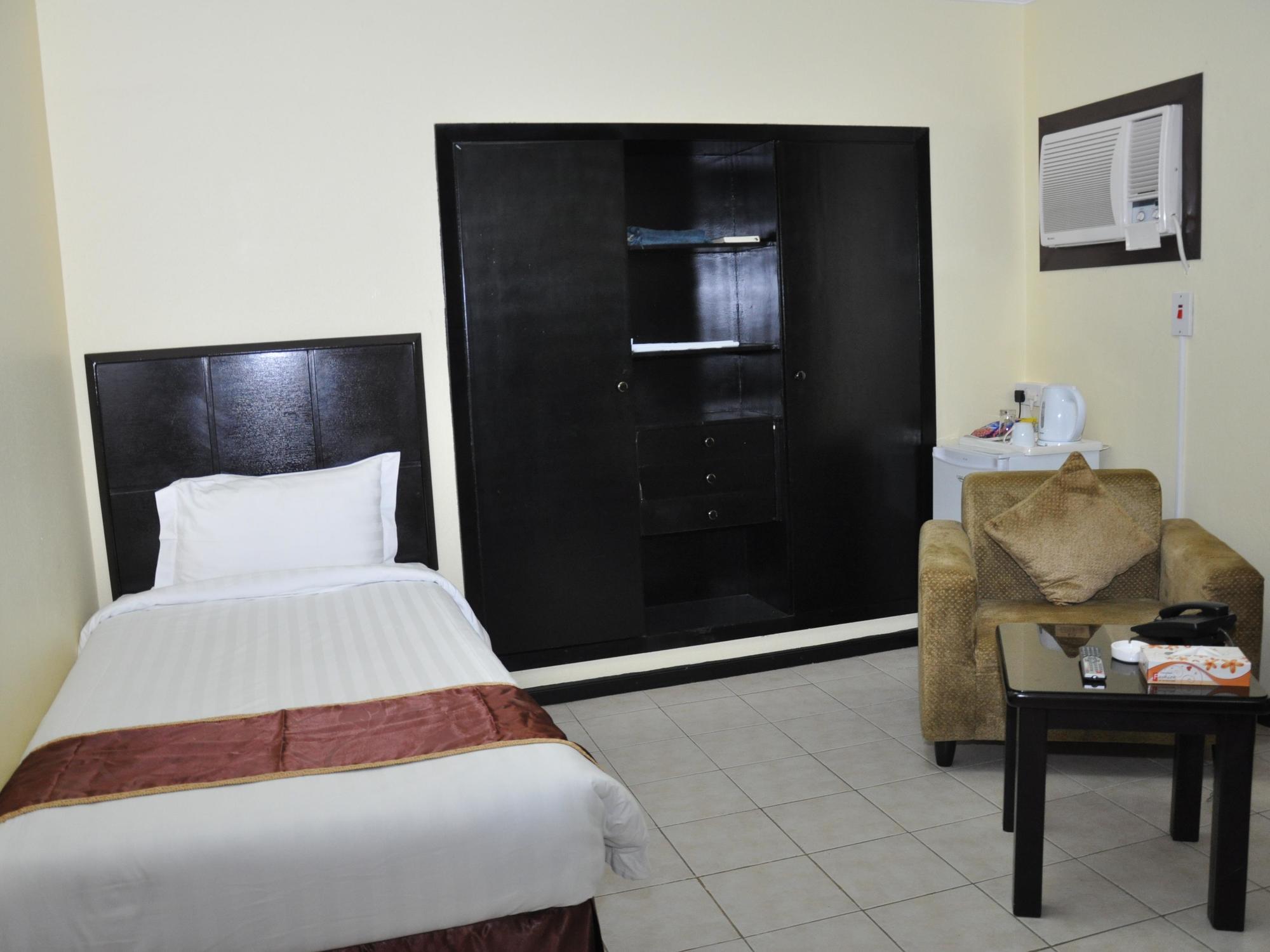 Oyo 411 Moon Hotel Dammam Exterior foto